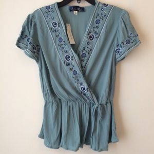 NWT Francesca’s Collection Floral Embroidered Top